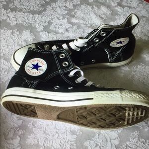 Converse Chuck  Taylor high top shoes size 5
